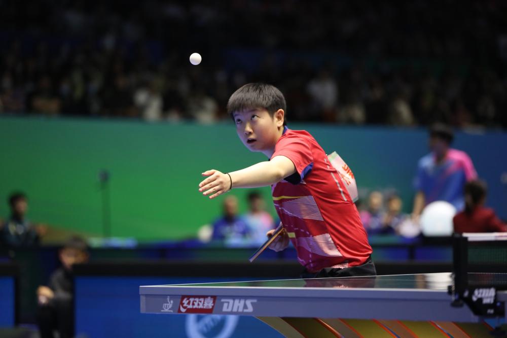 马内：萨拉赫是那种一看到球门就谁也不看的人，这是他的天性